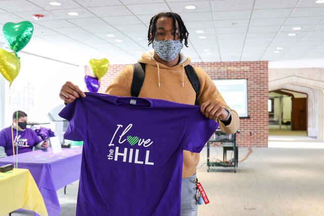 McDaniel students enjoyed getting the new shirts for I Love the Hill Day.