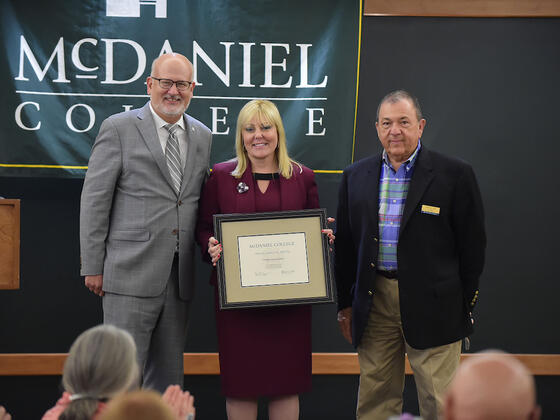 Dawn Lindsay received the 2018 Trustee Alumni Award