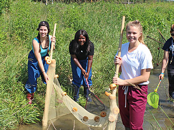 Biology students conduct research on quarry life