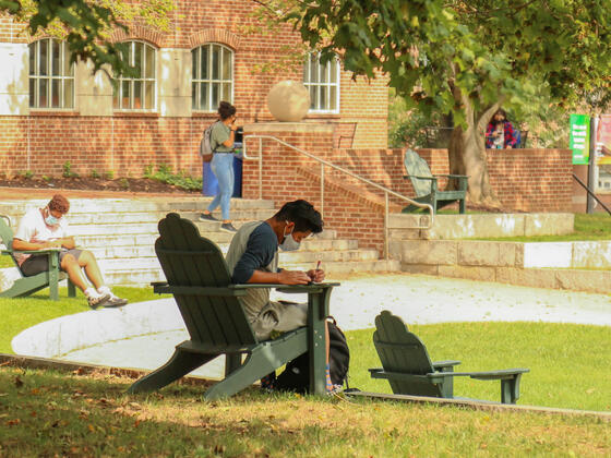 Sept 2020 Students in Memorial Plaza 