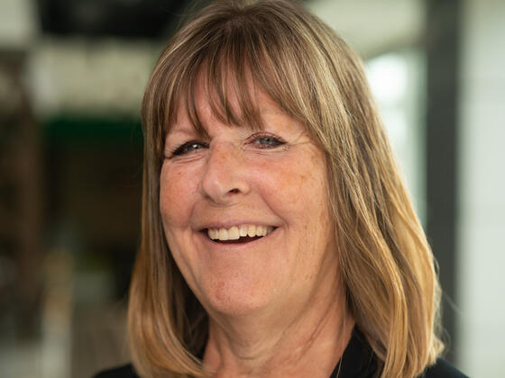 Headshot of Elizabeth Aitken