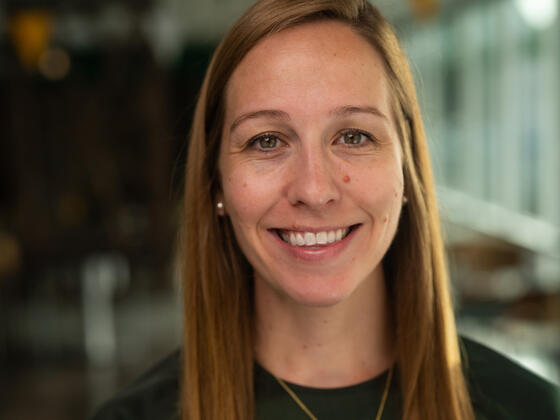 Headshot of Lauren Nabb