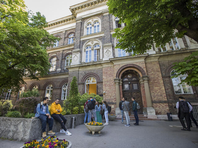 Students outside of Budapest campus.