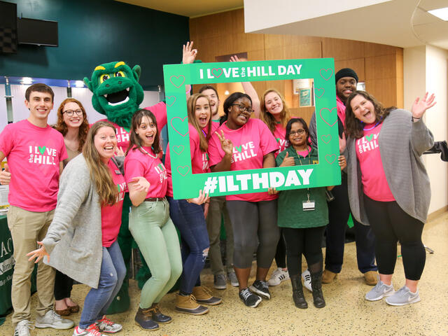 Student Alumni Council pose for I love the hill day