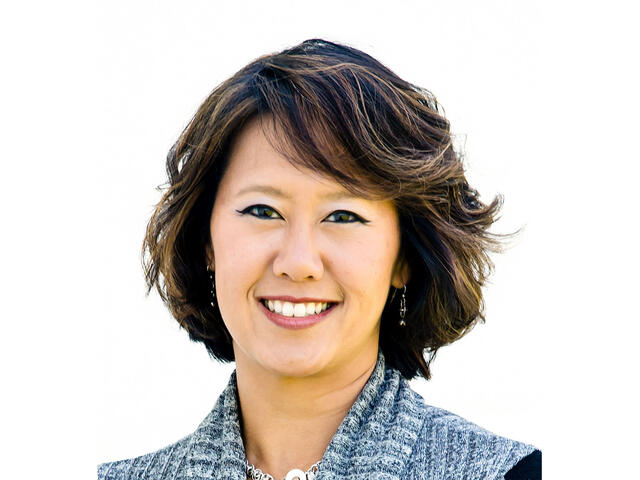 In this role, Jennifer Yang provides instruction and business strategy advice to students in the Program in Innovation and Entrepreneurship, formerly The Encompass Distinction.