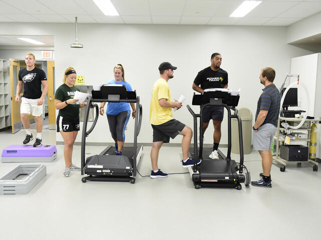 Students on treadmills in Gill Center.