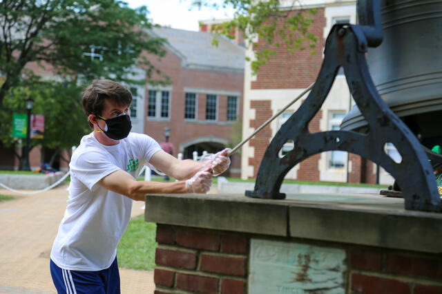 While the incoming class moved in among upperclassmen for the first time, all first-year students were able to ceremonially “ring in” the academic year at Old Main Bell on Aug. 19.