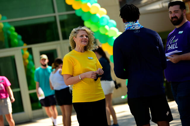 President Julia Jasken class of 2025 move in