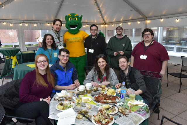 GOLD Crab Feast Alumni Table