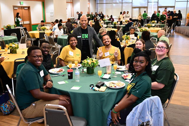 DEI Brunch Table with Richard Smith '00