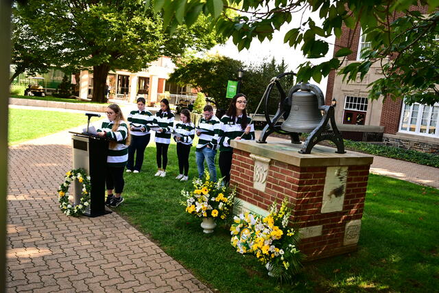 Student Alumni Council  Ringing the Memorial Bell at Memorial Bell Ringing Ceremony