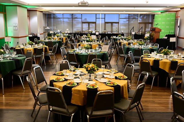 scholarship luncheon table setting