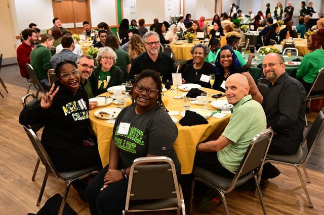 Alumni and students enjoying the Homecoming DEI Brunch.