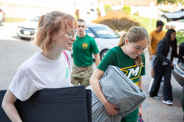 Move-in crew for McDaniel28