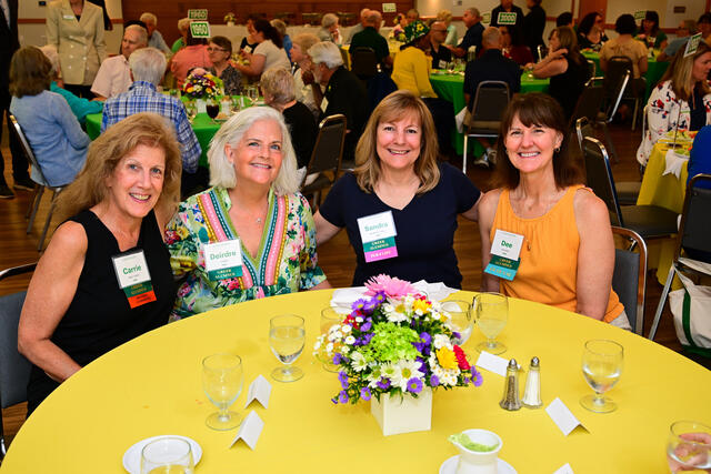 80s alums reconnect at the Presidential Luncheon.