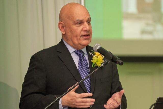 James Edward Proctor III '84, College Service Award