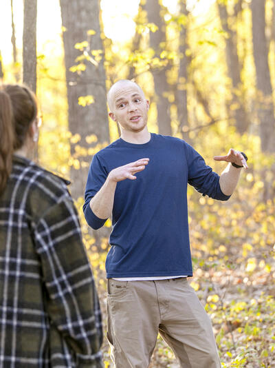 Students gathered at Singleton Matthews Farm.