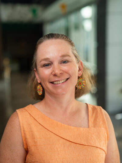 Headshot of Jennifer McKenzie