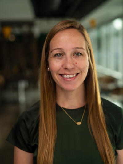 Headshot of Lauren Nabb