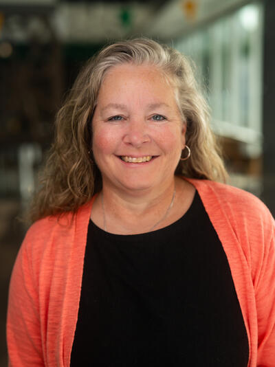 Headshot of Tammy Neal