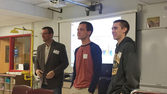 Science Majors Advice, Dana Ferraris with students.