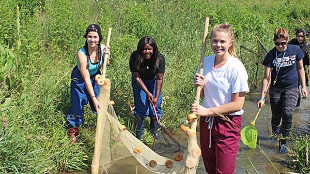 Biology students conduct research on quarry life