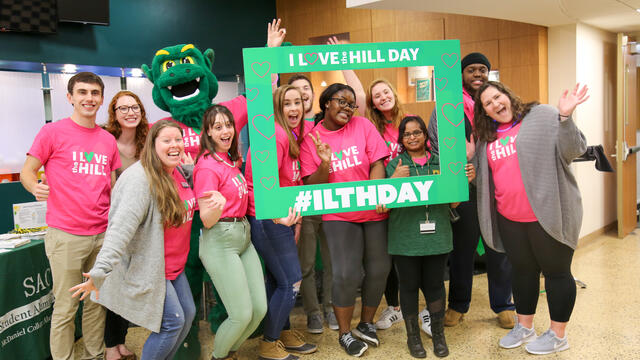 Student Alumni Council pose for I love the hill day