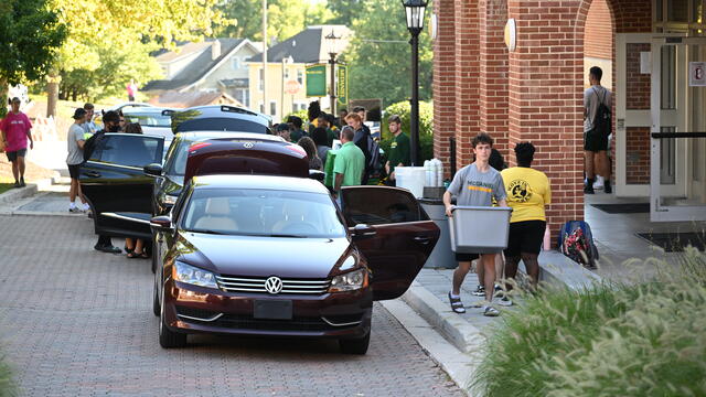 Class of 2026 move in